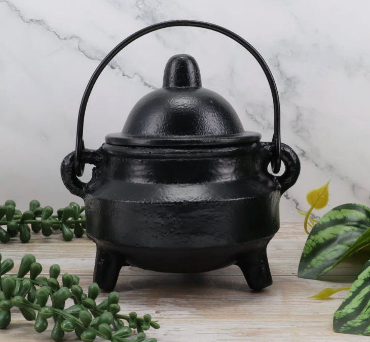 Small Cauldron with Handle